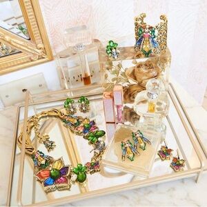 💐SASSY JONES MISS BEASLEY HEIRLOOM BUNDLE:
Purse, Necklace, Cuff, TWO Earrings 💐